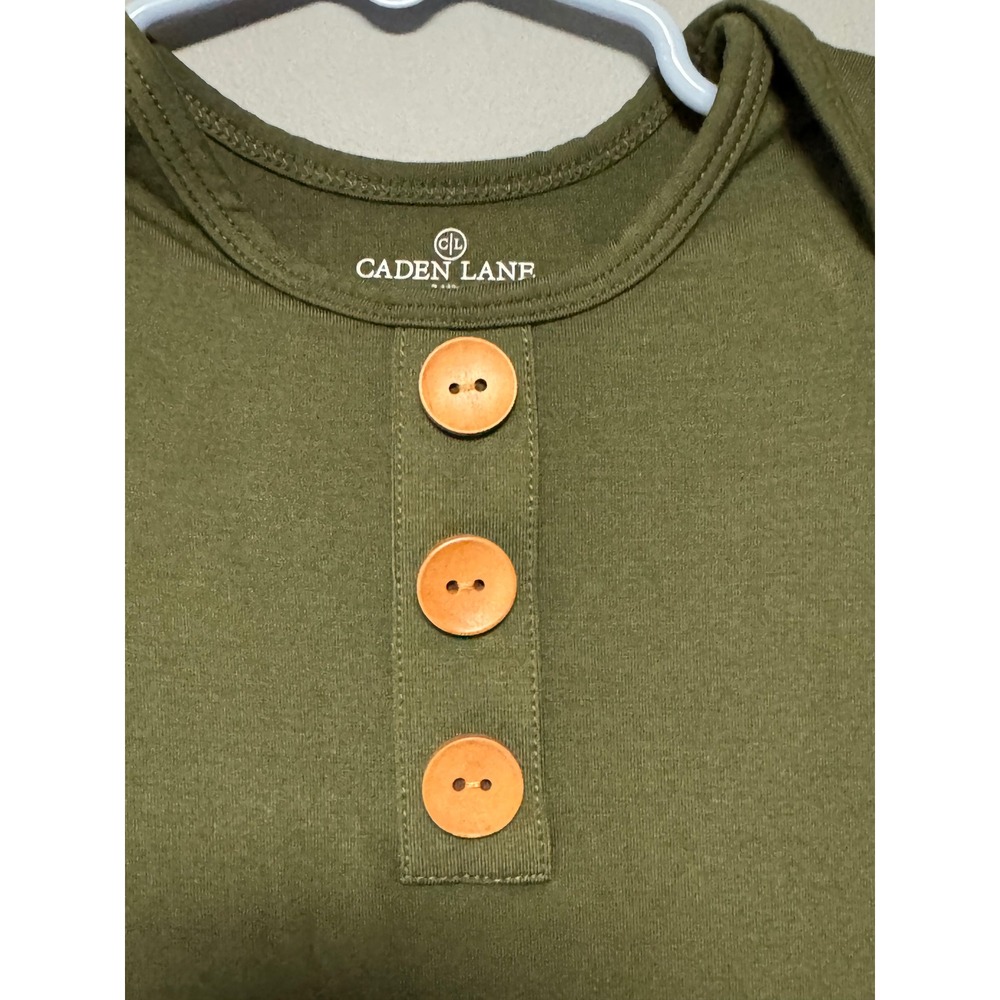 Caden Lane Knotted Baby Gown Olive Green Bamboo Henley Mitten Cuffs 7-14lbs - Picture 2 of 8